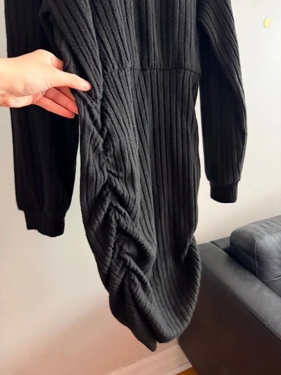 Black Ribbed Turtleneck Midi Dress – Long Sleeve, Ruched Detail - Picture 6 of 7